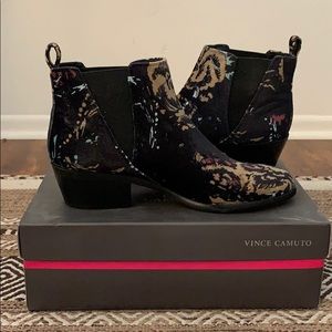 Vince Camuto booties - floral printed 9.5